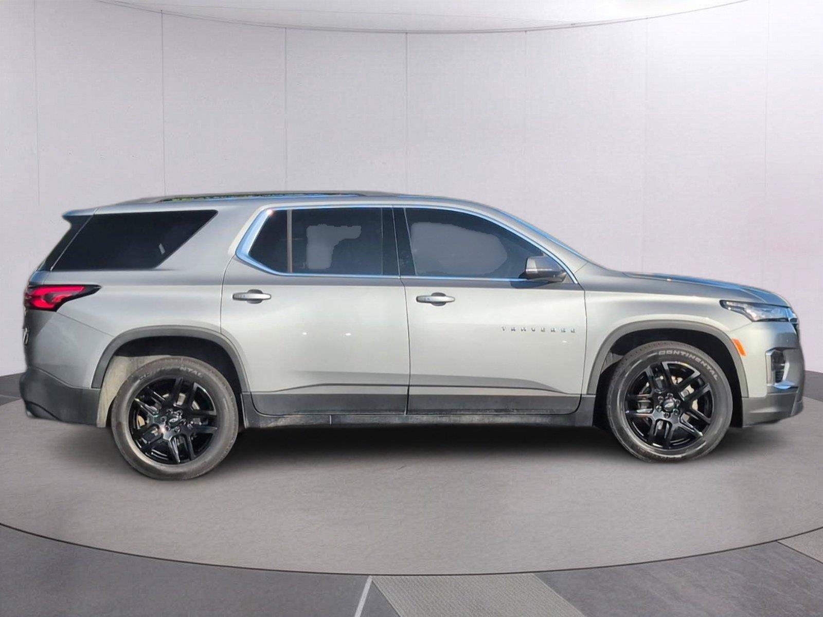 Used 2023 Chevrolet Traverse LT FWD image 8