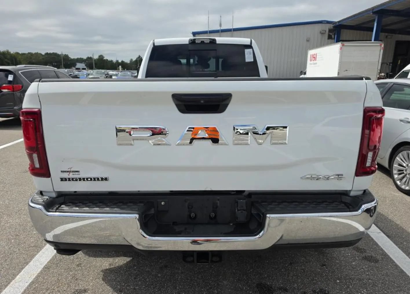 Used 2025 RAM 3500 Big Horn AWD/4WD image 3
