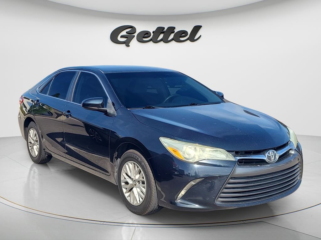 Used 2016 Toyota Camry LE image 3