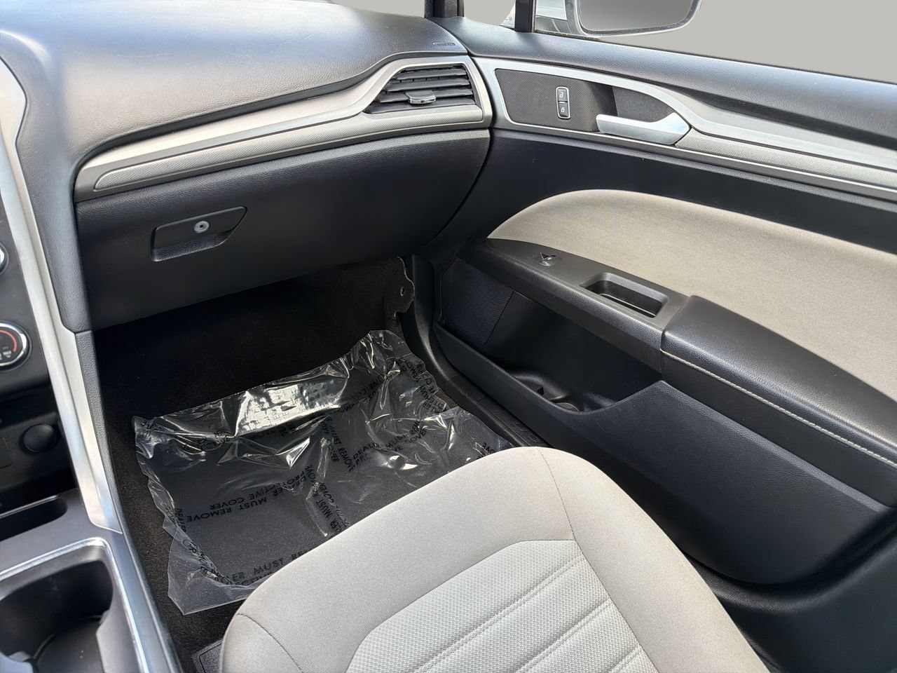 Used 2019 Ford Fusion S FWD image 15