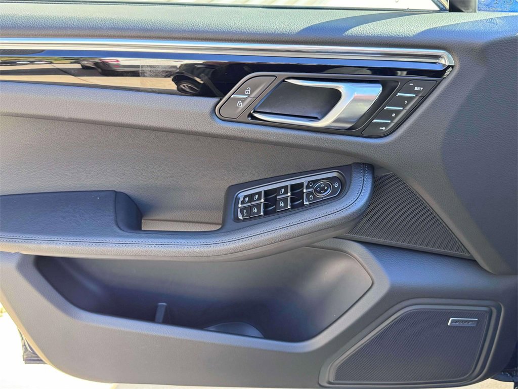 New 2026 Porsche Macan image 16