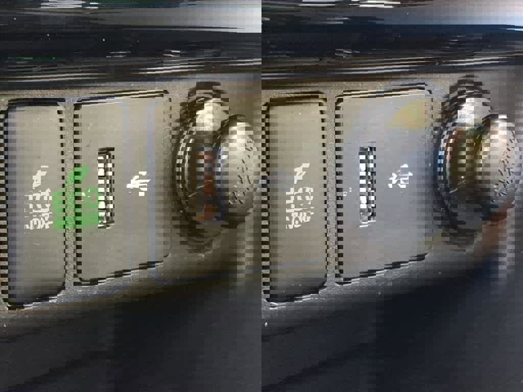 Used 2020 Mitsubishi Eclipse Cross ES image 15