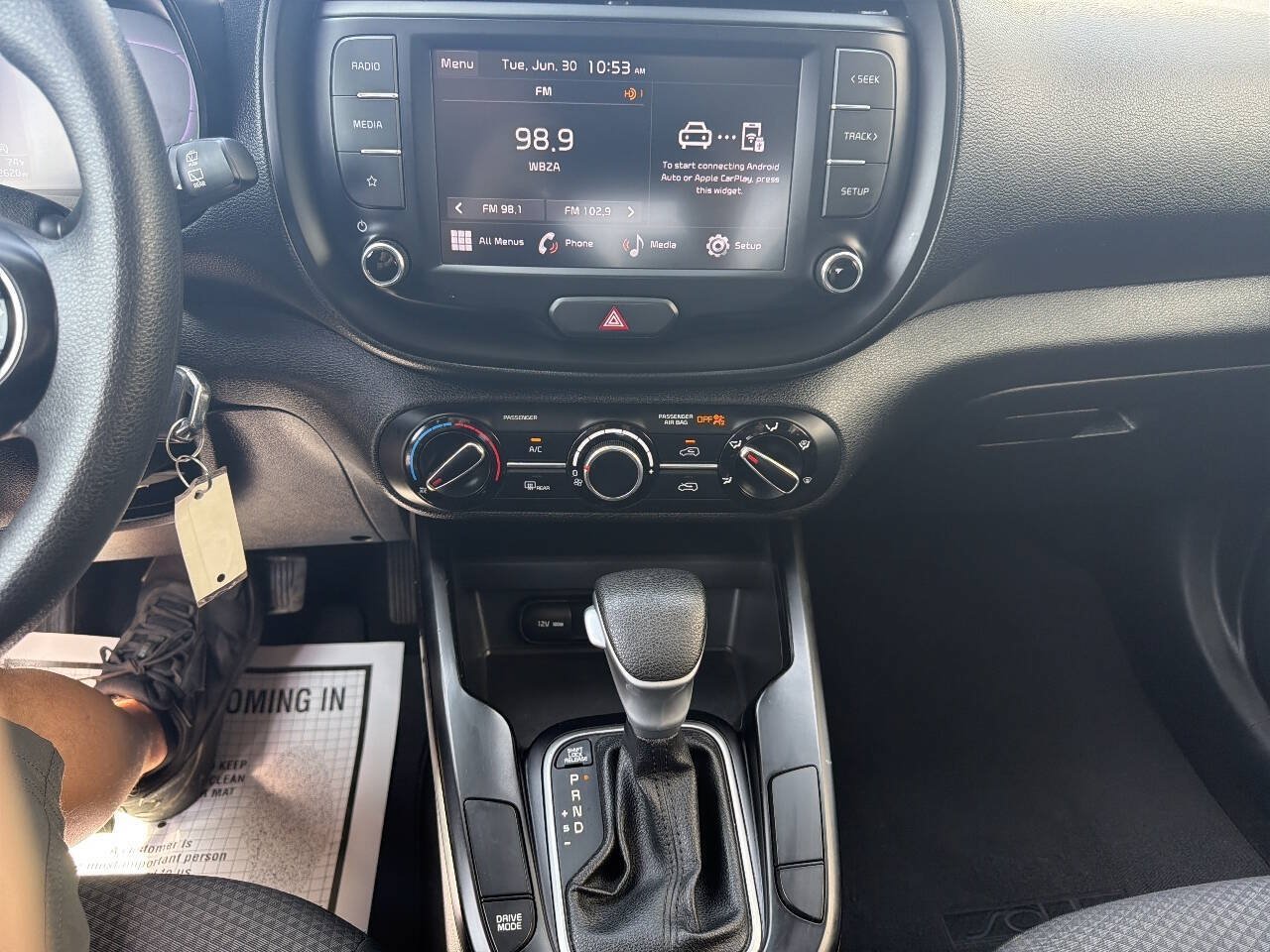 Used 2023 Kia Soul LX w/ LX Technology Package FWD image 15