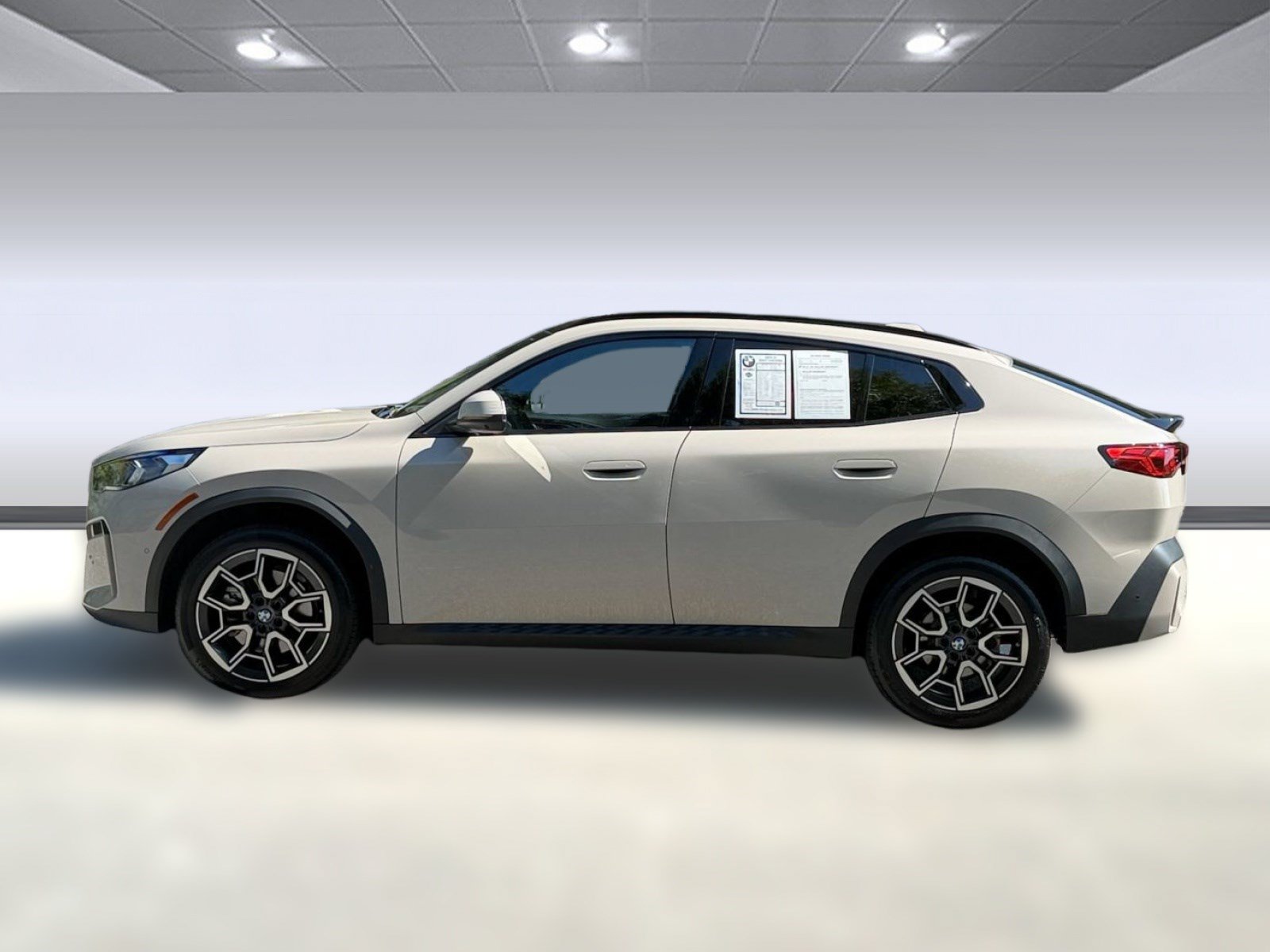 Used 2026 BMW X2 xDrive28i w/ Technology Package AWD/4WD image 2