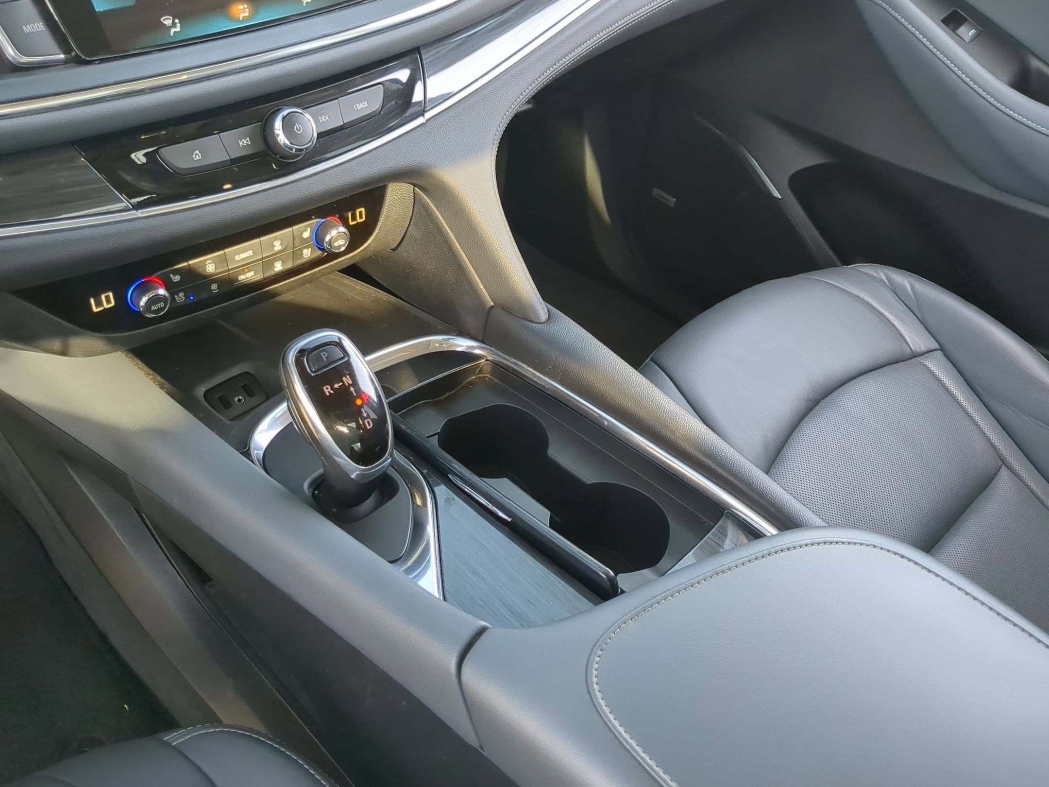 Used 2019 Buick Enclave Premium w/ Experience Buick Package image 20