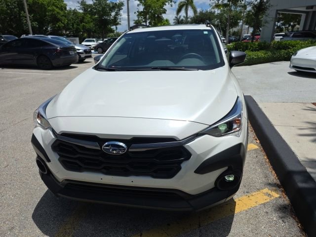 Used 2024 Subaru Crosstrek 2.0i Premium AWD/4WD image 2