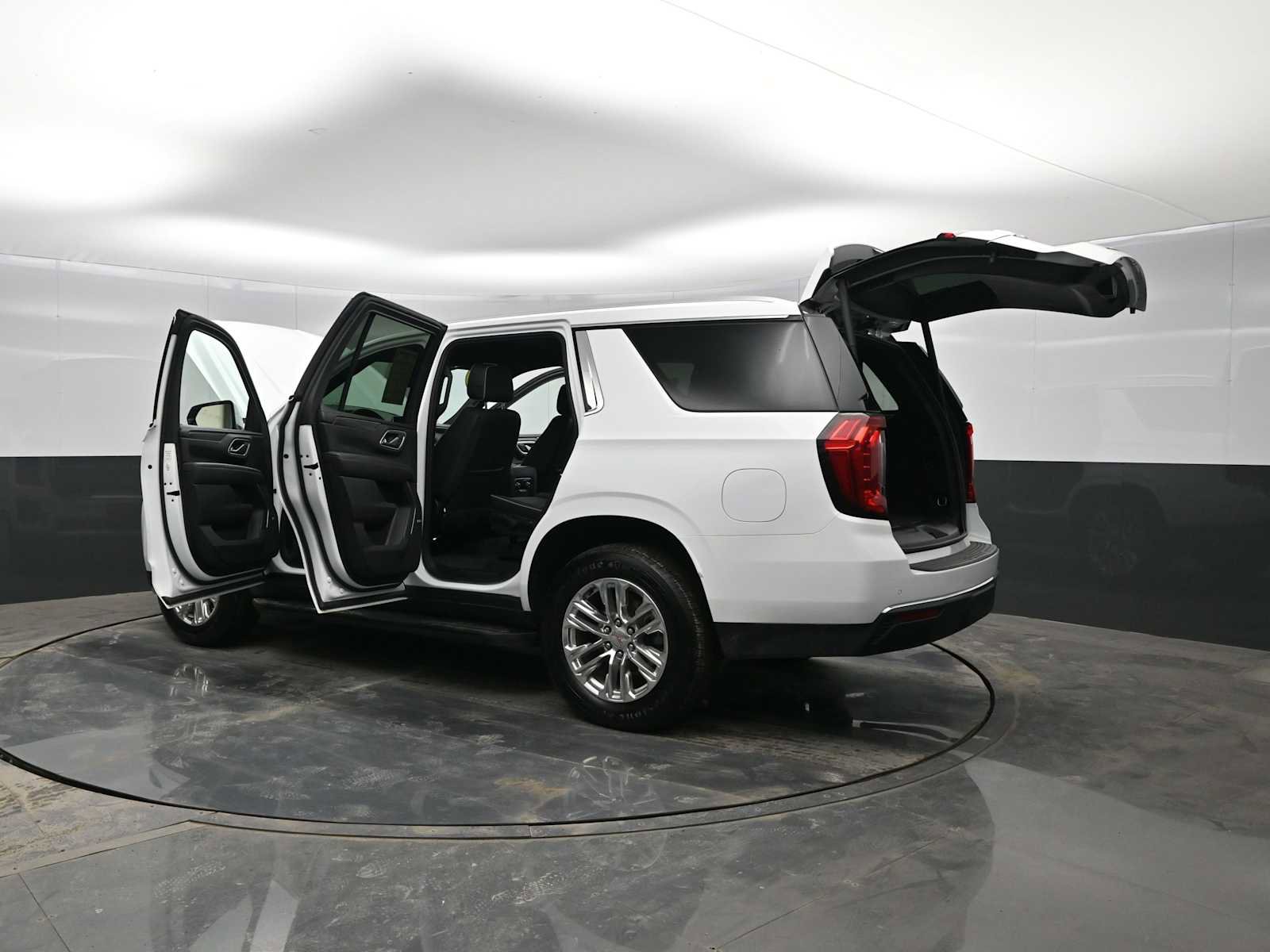 Used 2024 GMC Yukon SLT image 40