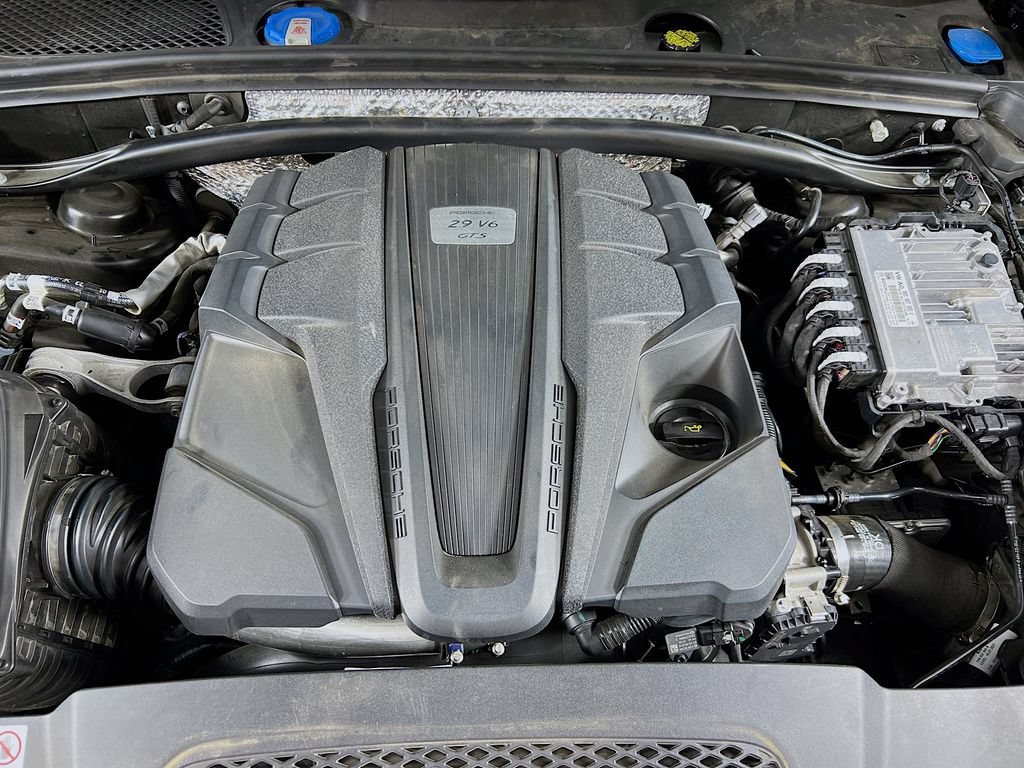 Certified 2023 Porsche Macan GTS AWD/4WD image 32