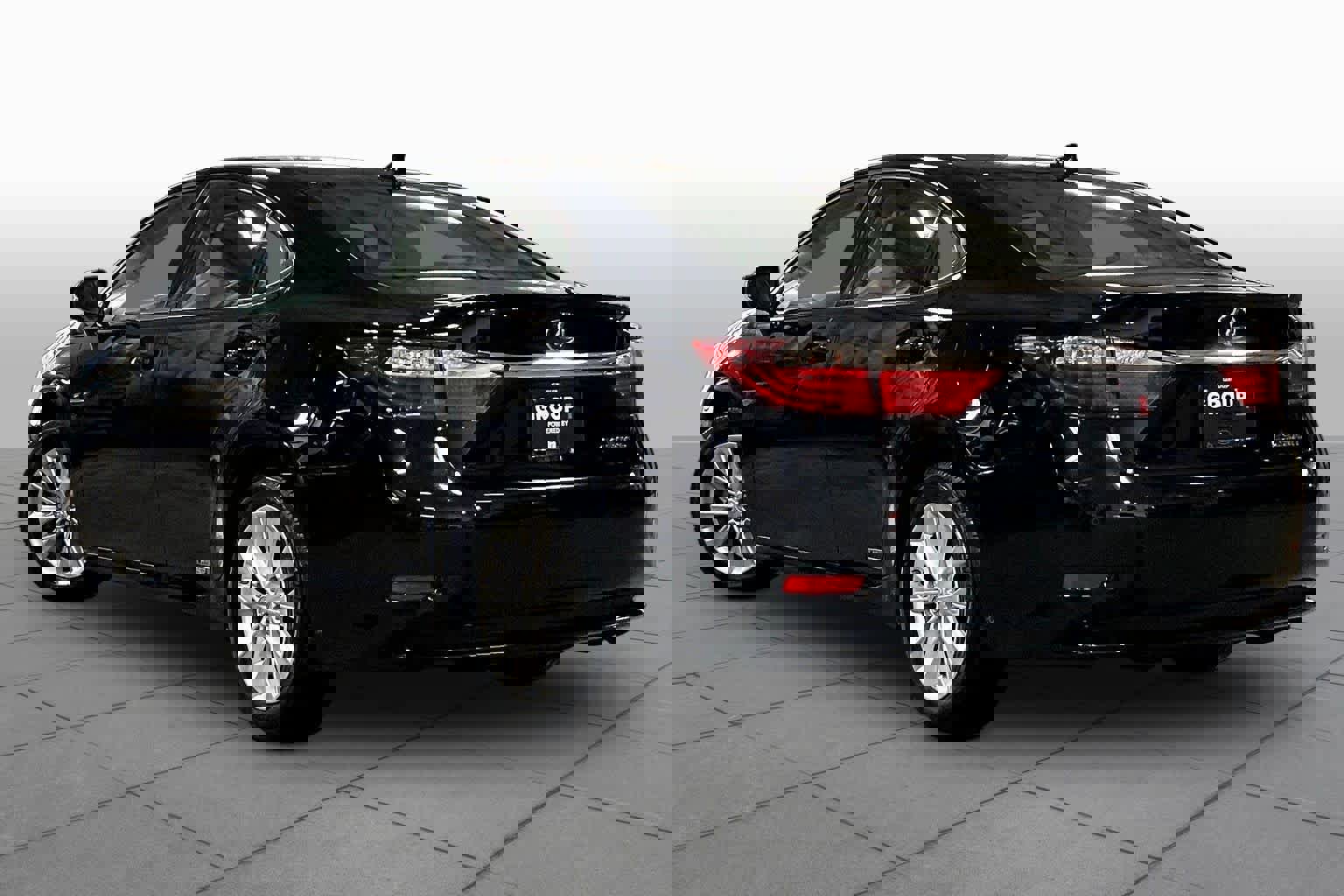 Used 2013 Lexus ES 300h w/ Luxury Pkg image 12