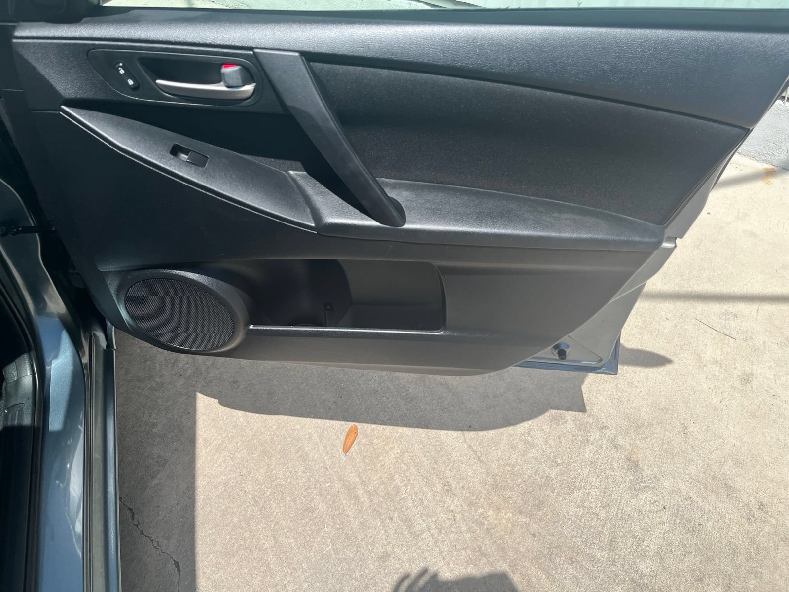 Used 2012 MAZDA MAZDA3 i Touring FWD image 16