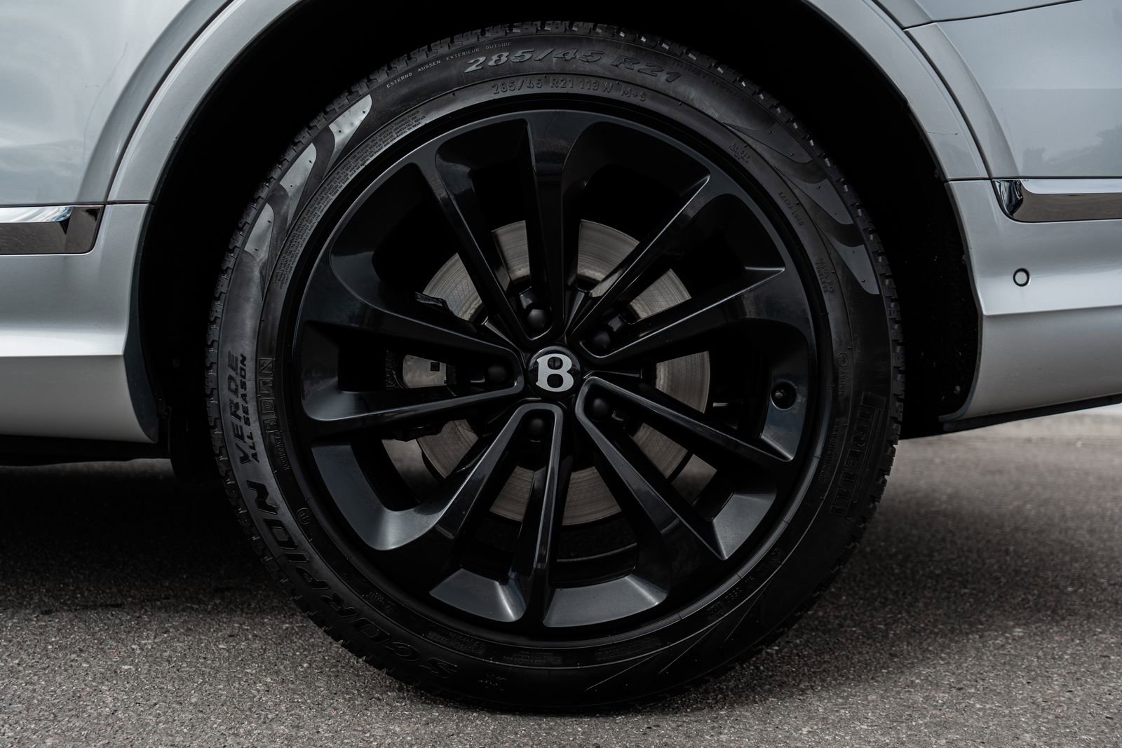 Used 2023 Bentley Bentayga image 7