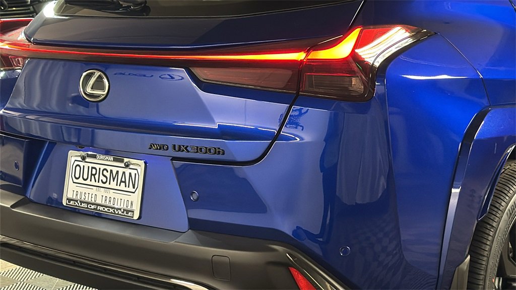 New 2025 Lexus UX 300h AWD image 8
