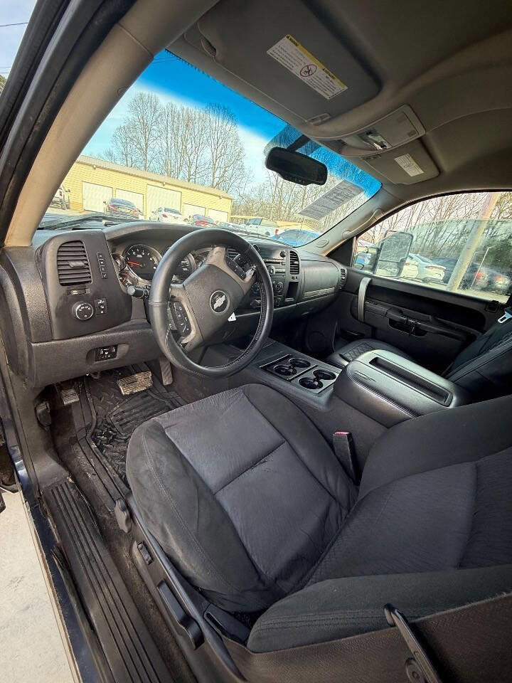 Used 2012 Chevrolet Silverado 2500 LT w/ Interior Plus Package image 12
