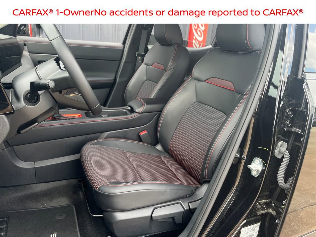 Certified 2025 Nissan Kicks SR w/ Illumination Package image 13