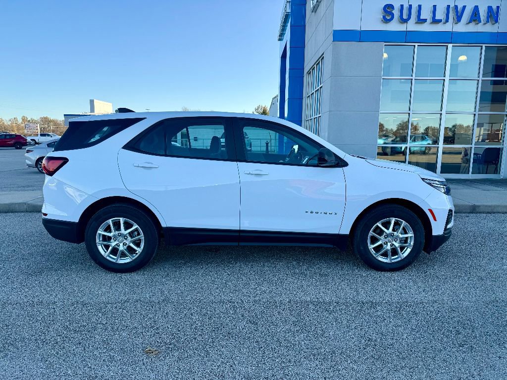 Used 2022 Chevrolet Equinox LS image 5
