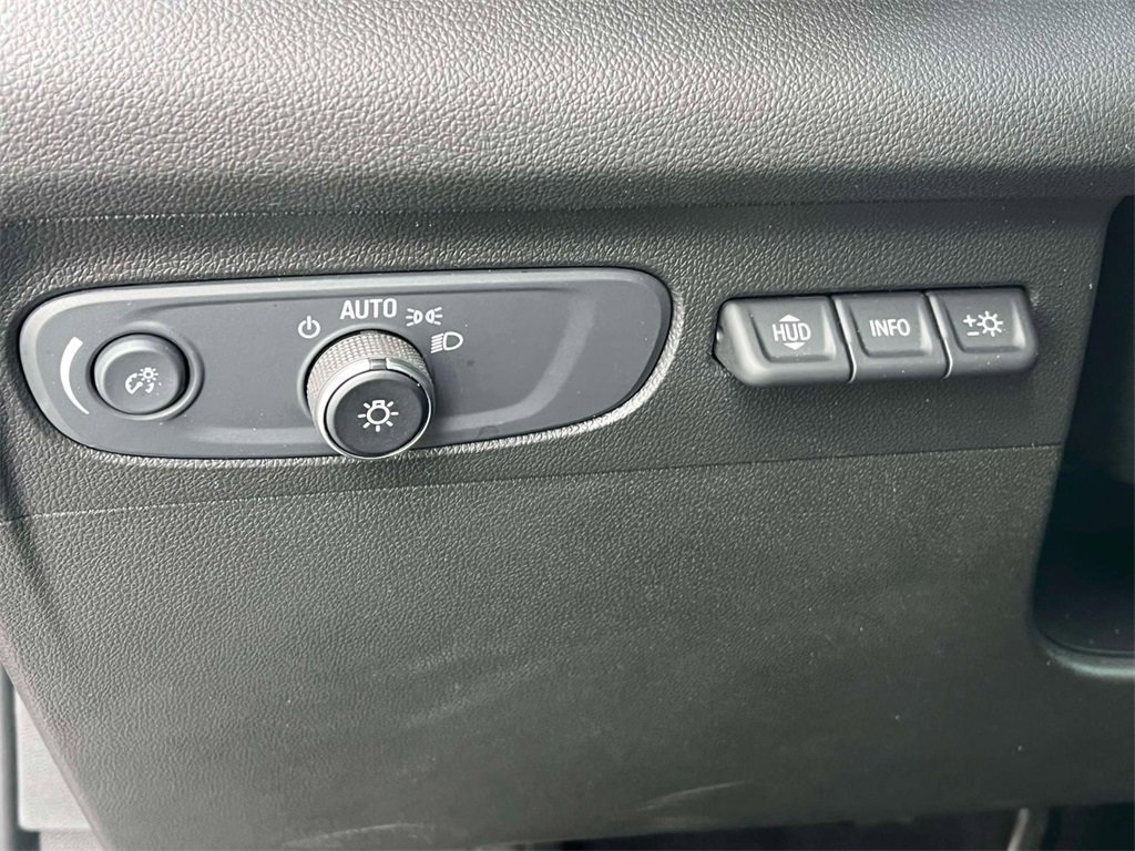 Used 2021 Buick Envision Essence w/ Technology Package I image 30