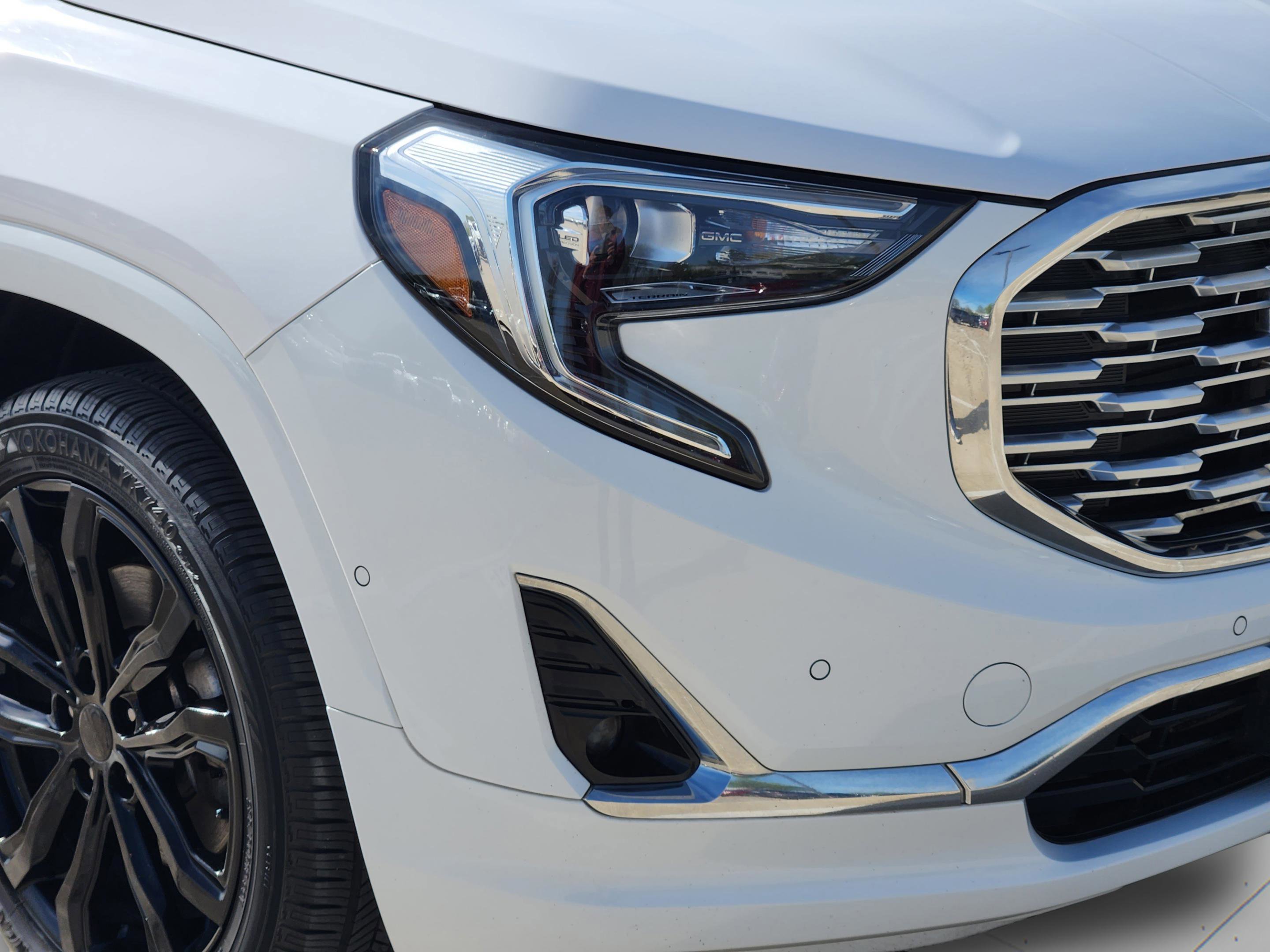 Used 2018 GMC Terrain Denali w/ Advanced Safety Package AWD/4WD image 5
