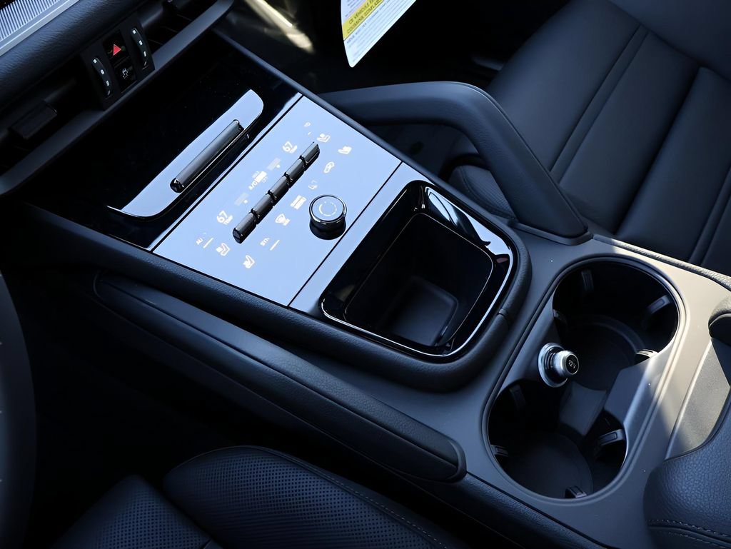 New 2026 Porsche Cayenne E-Hybrid Coupe AWD/4WD image 26