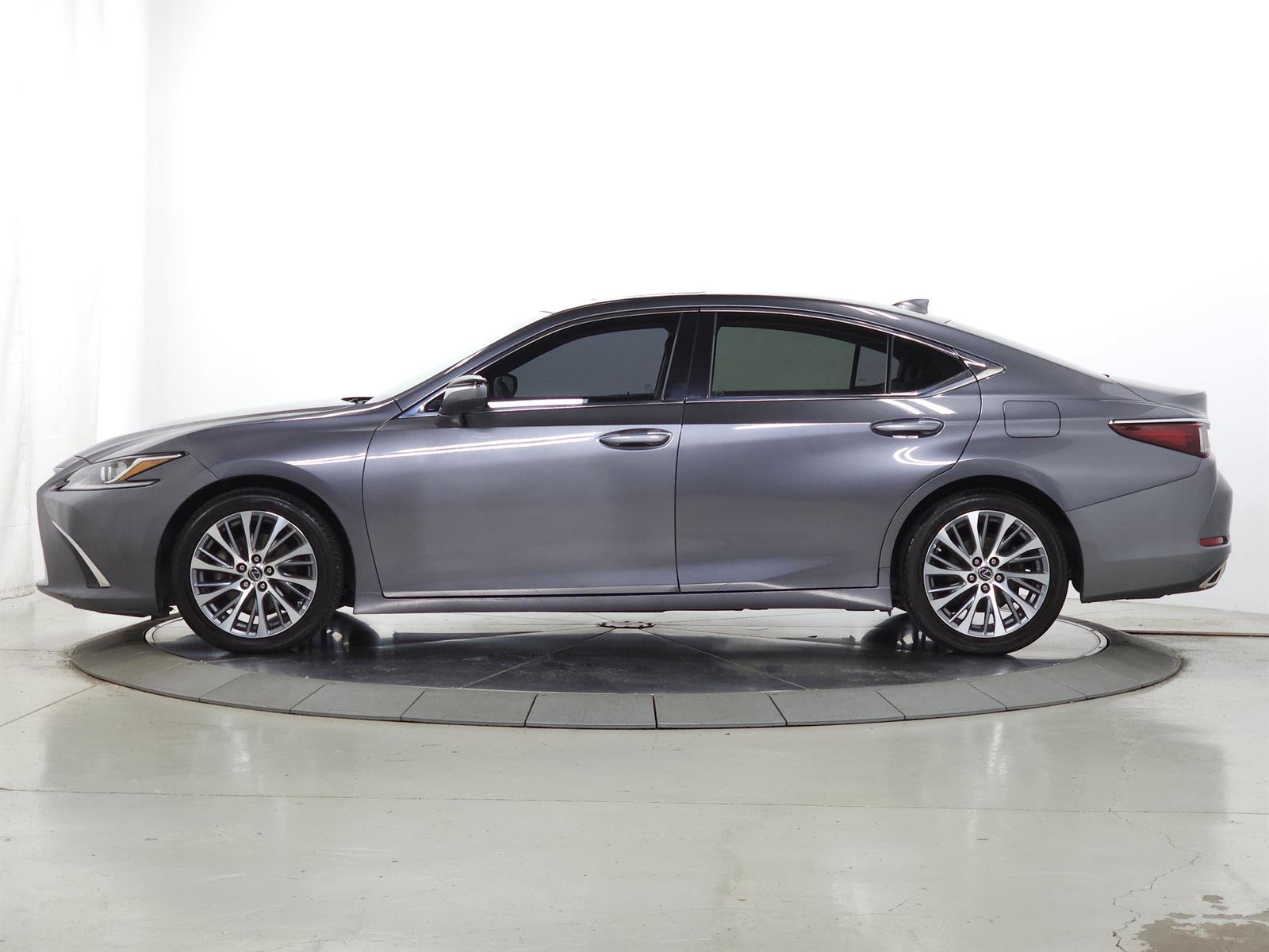 Used 2019 Lexus ES 350 w/ Premium Package FWD image 4