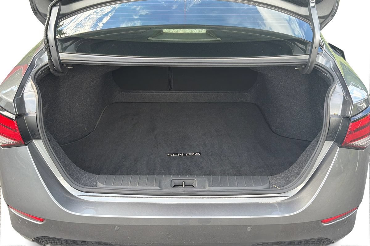 Used 2020 Nissan Sentra SV FWD image 11