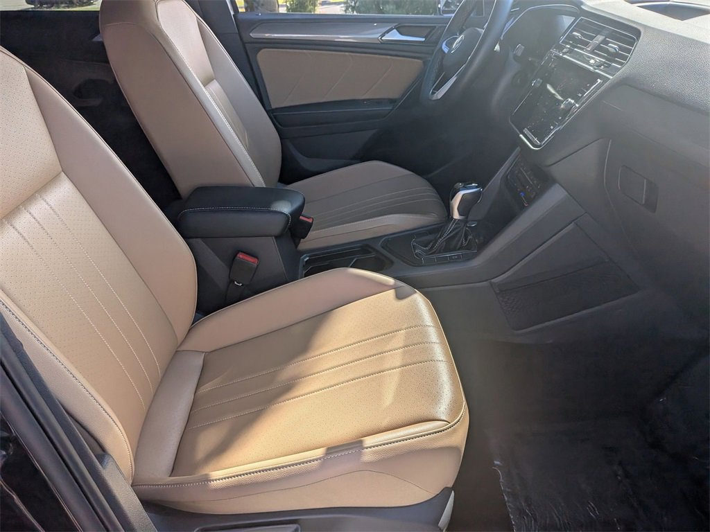 Used 2024 Volkswagen Tiguan SE image 34