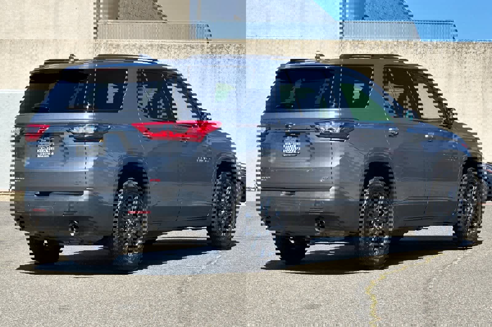 Used 2020 Chevrolet Traverse RS image 2