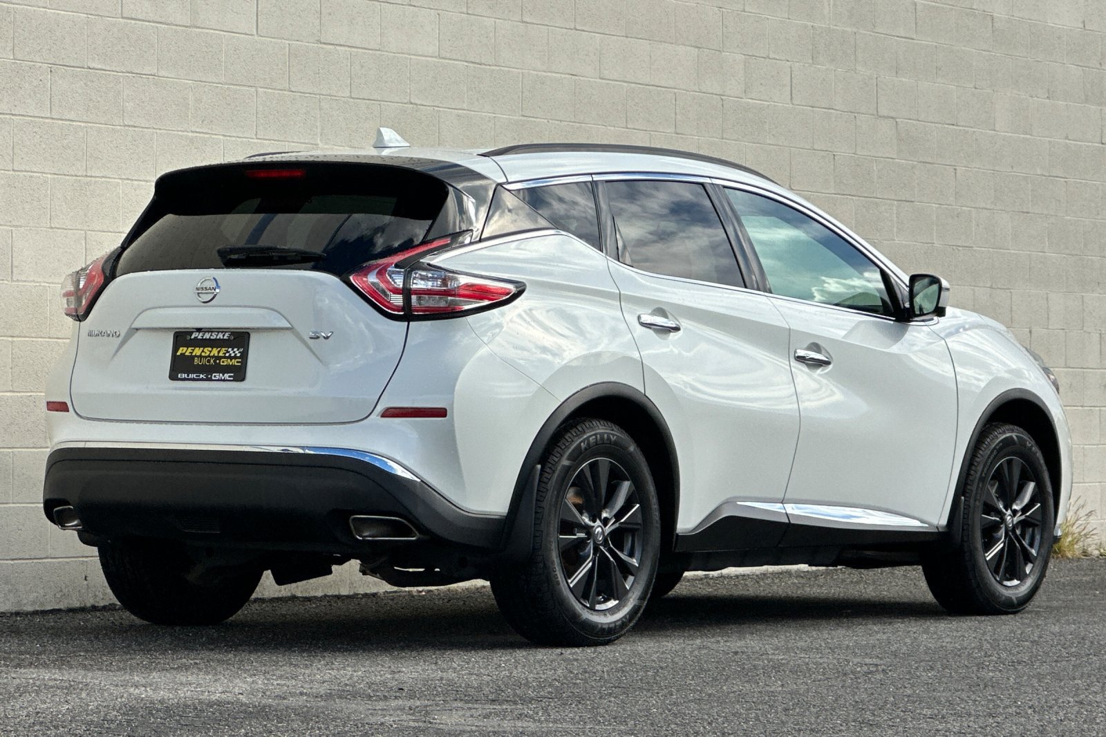 Used 2018 Nissan Murano SV w/ Premium Package FWD image 4