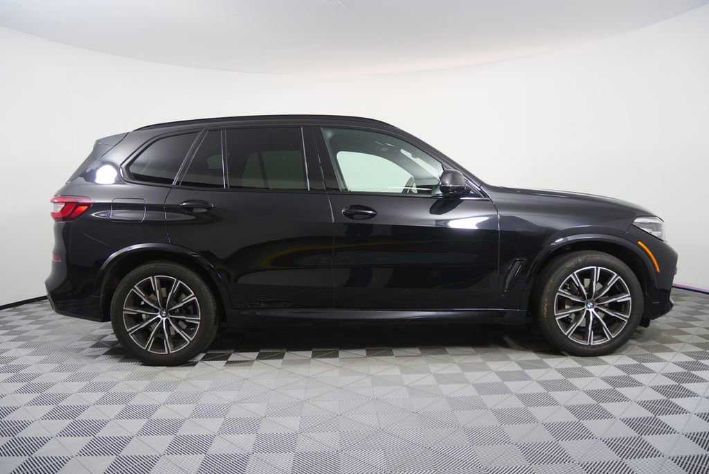 Certified 2023 BMW X5 xDrive40i w/ M Sport Package image 2