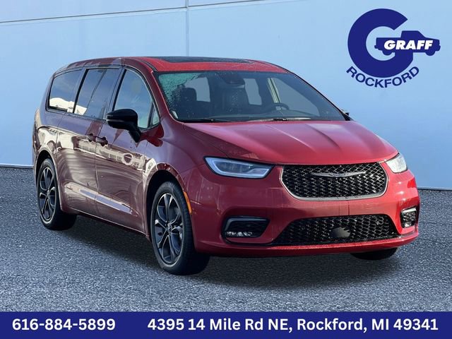 New 2026 Chrysler Pacifica Select image 1