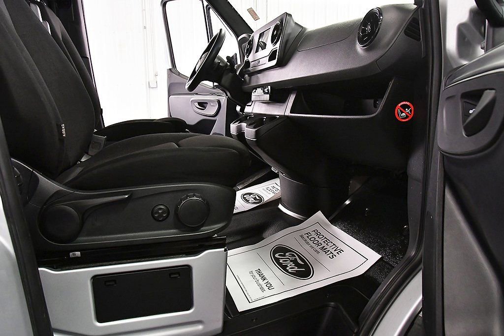 Used 2024 Mercedes-Benz Sprinter 2500 image 24