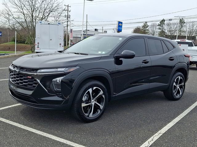 Certified 2025 Chevrolet Trax RS w/ Driver Confidence Package image 3