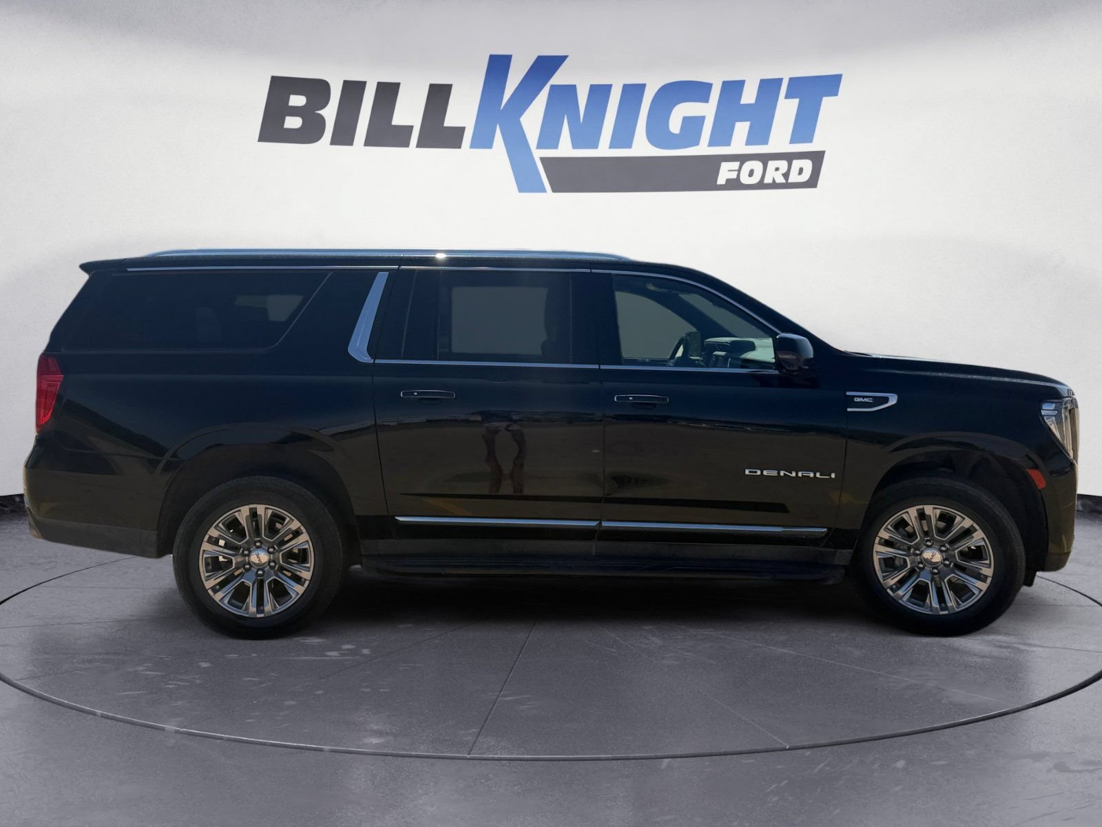 Used 2024 GMC Yukon XL Denali RWD image 6