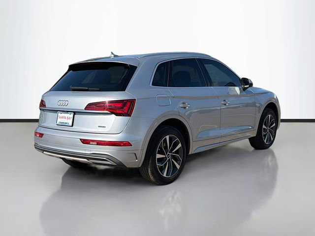 Used 2021 Audi Q5 Premium w/ Convenience Package image 3