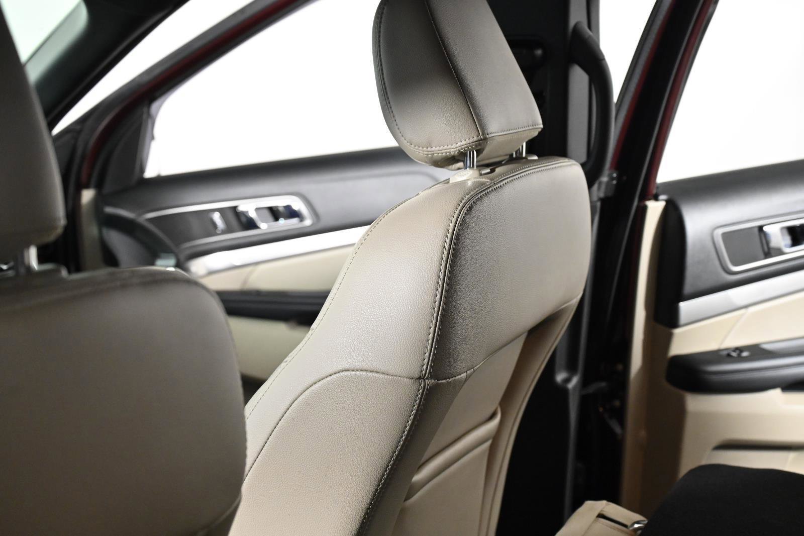 Used 2018 Ford Explorer XLT w/ Equipment Group 202A image 23