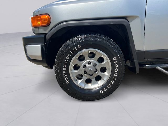 Used 2012 Toyota FJ Cruiser 2WD w/ Upgrade Pkg image 9