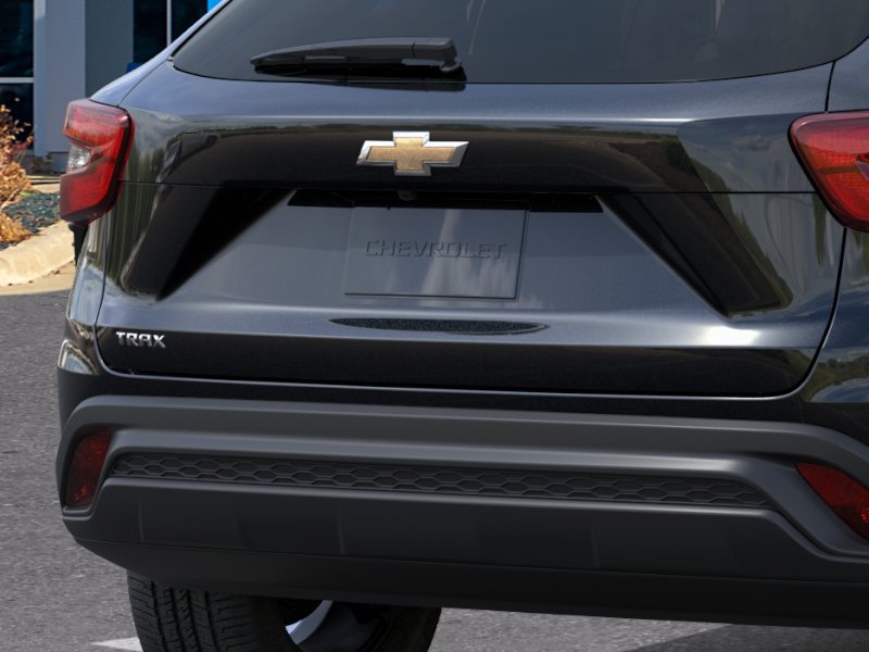 New 2026 Chevrolet Trax LS w/ LS Convenience Package FWD image 38