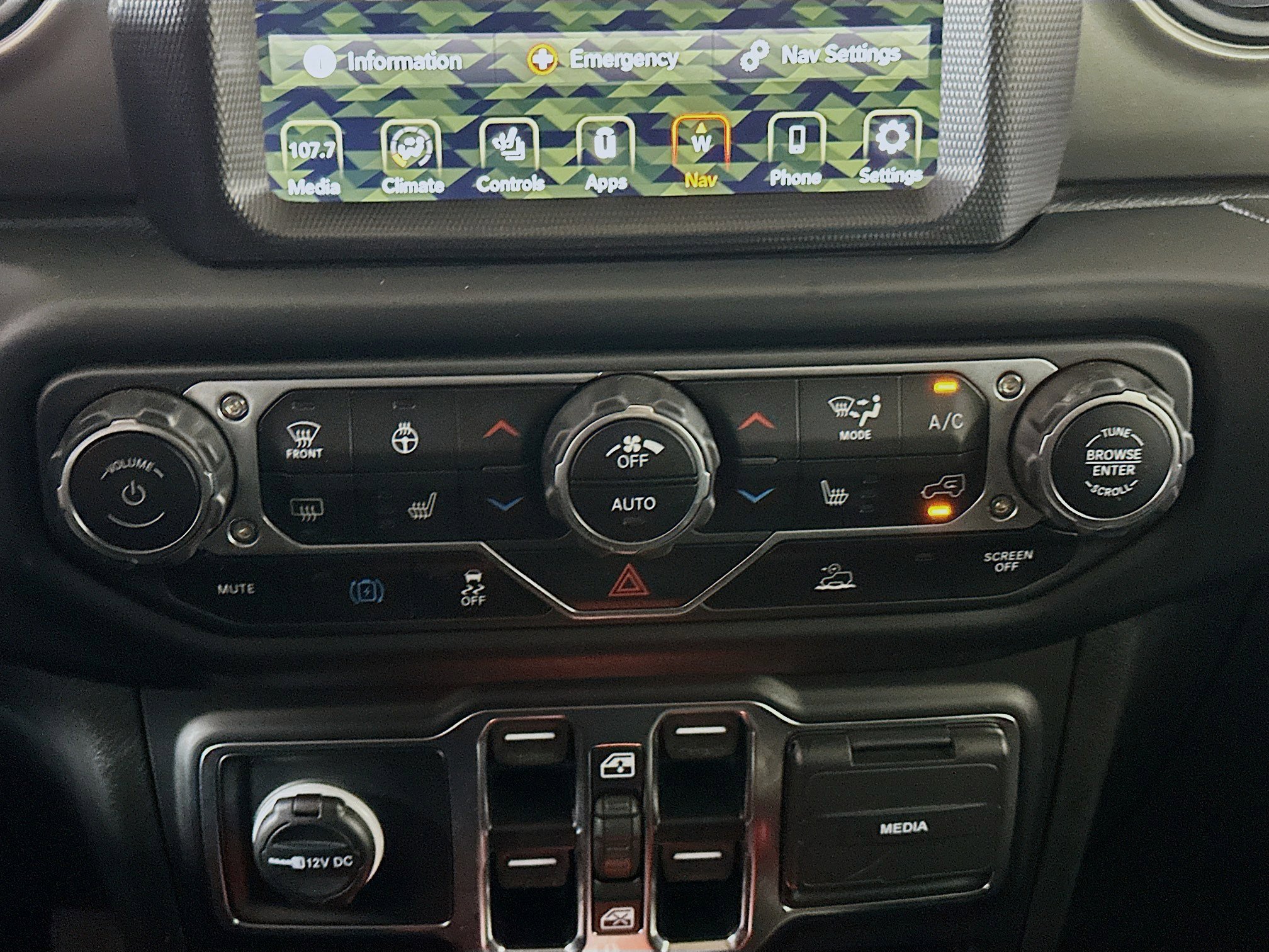 Used 2023 Jeep Wrangler Unlimited w/ Cold Weather Group image 23