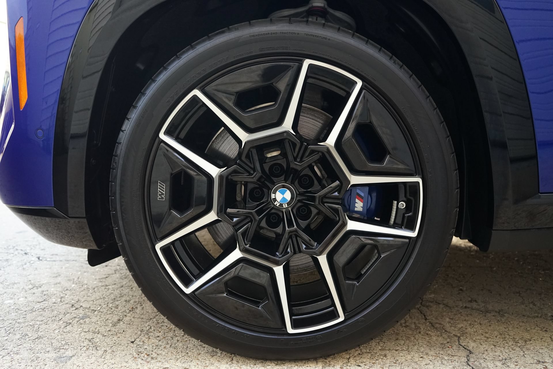 Used 2025 BMW XM w/ M Driver's Package AWD/4WD image 35