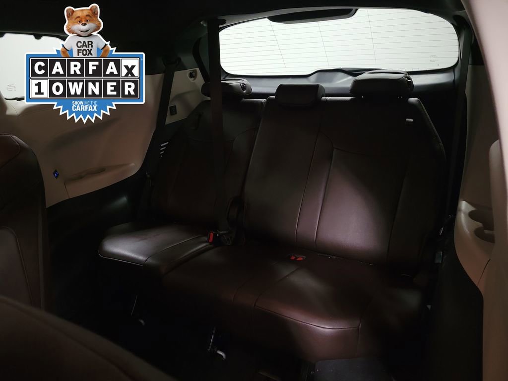 Used 2024 Toyota Sienna Platinum image 26