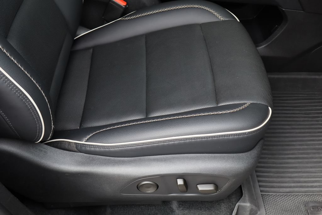 Certified 2024 GMC Acadia Denali w/ LPO, Roadside Safety Package FWD image 30