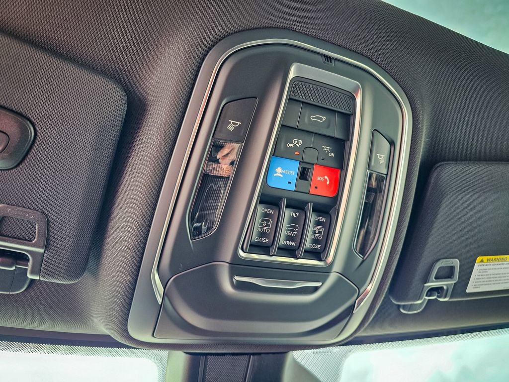 New 2025 Jeep Grand Cherokee L Limited w/ Black Appearance Package image 32