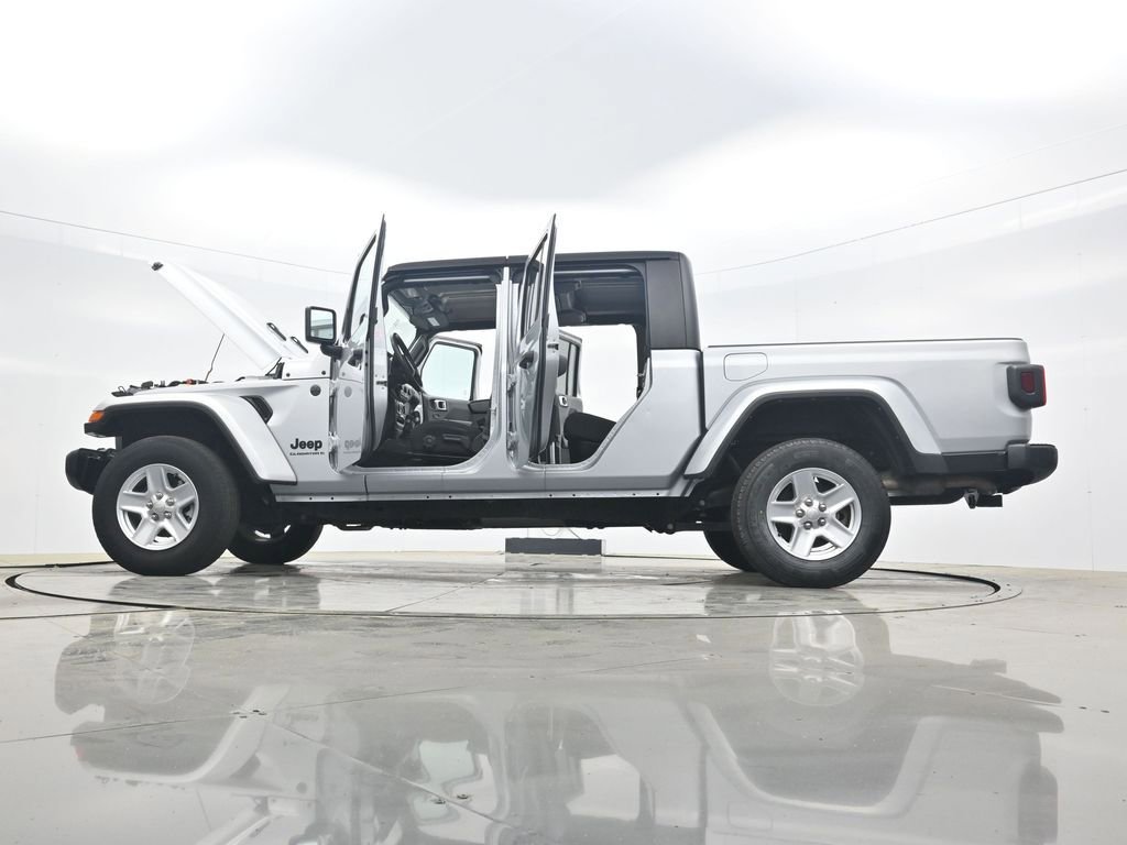 Used 2023 Jeep Gladiator Sport AWD/4WD image 40