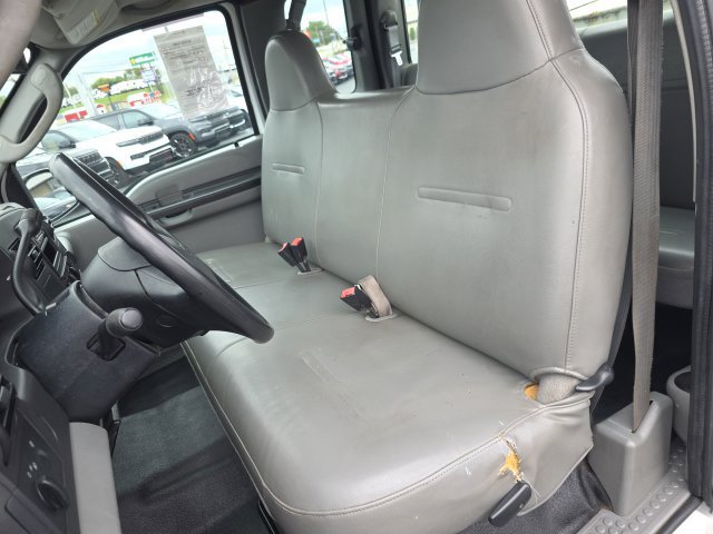 Used 2005 Ford F250 XL RWD image 12