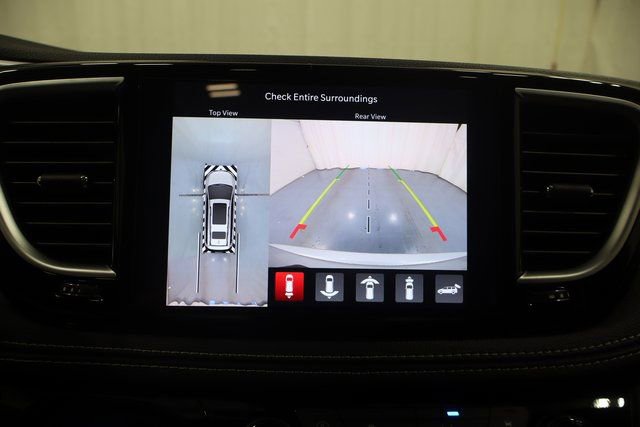 New 2026 Chrysler Pacifica Limited w/ S Appearance Package image 21