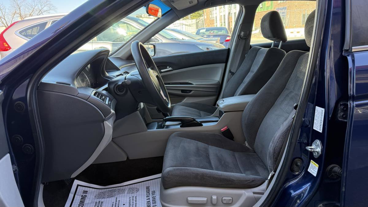 Used 2010 Honda Accord EX image 9