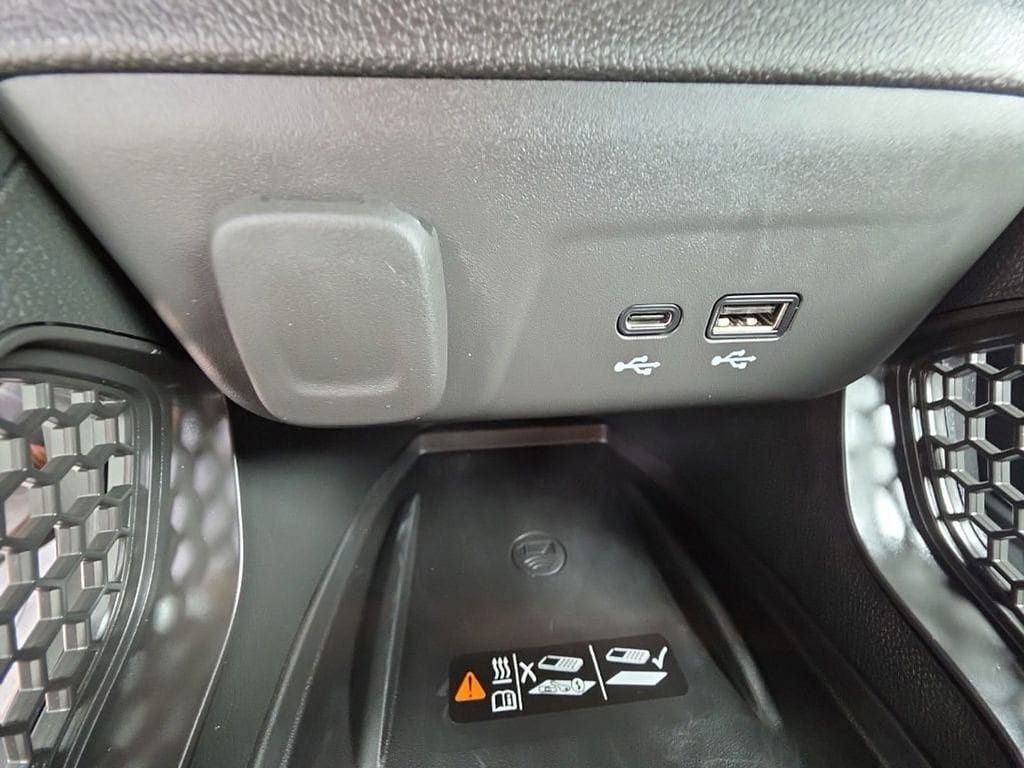Used 2024 Chevrolet TrailBlazer RS w/ Convenience Package AWD/4WD image 20
