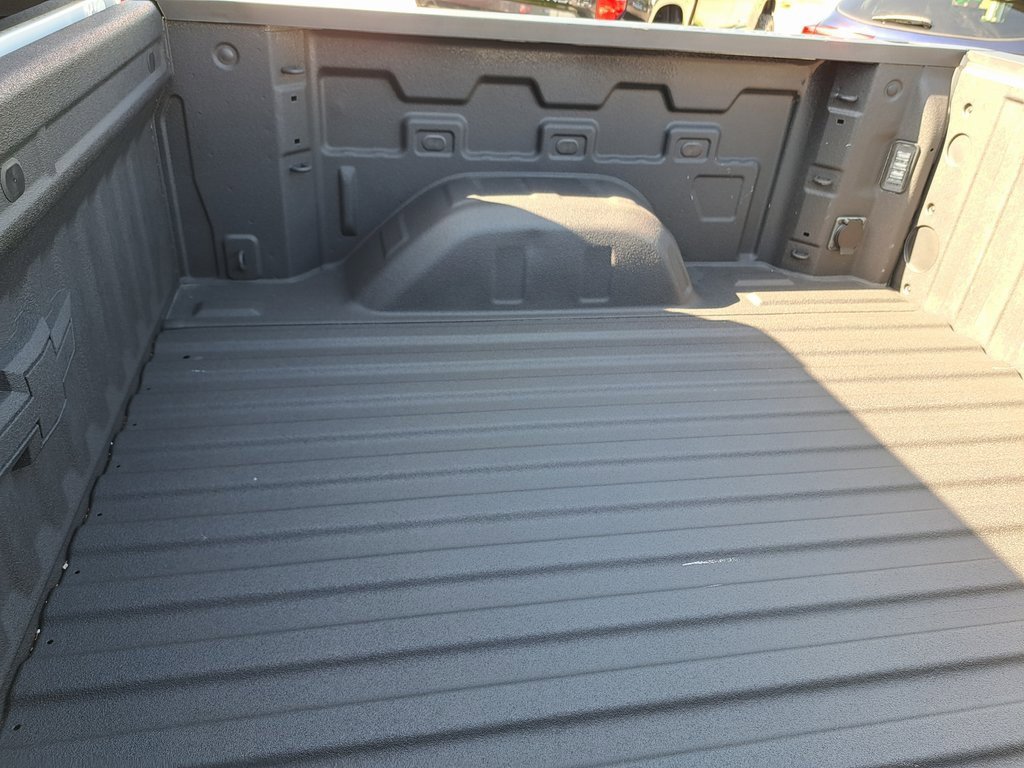 Used 2025 Chevrolet Silverado 1500 LTZ w/ LTZ Premium Package image 28
