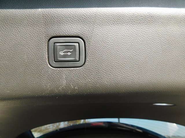 Used 2021 Buick Enclave Essence w/ Sport Touring Edition image 23