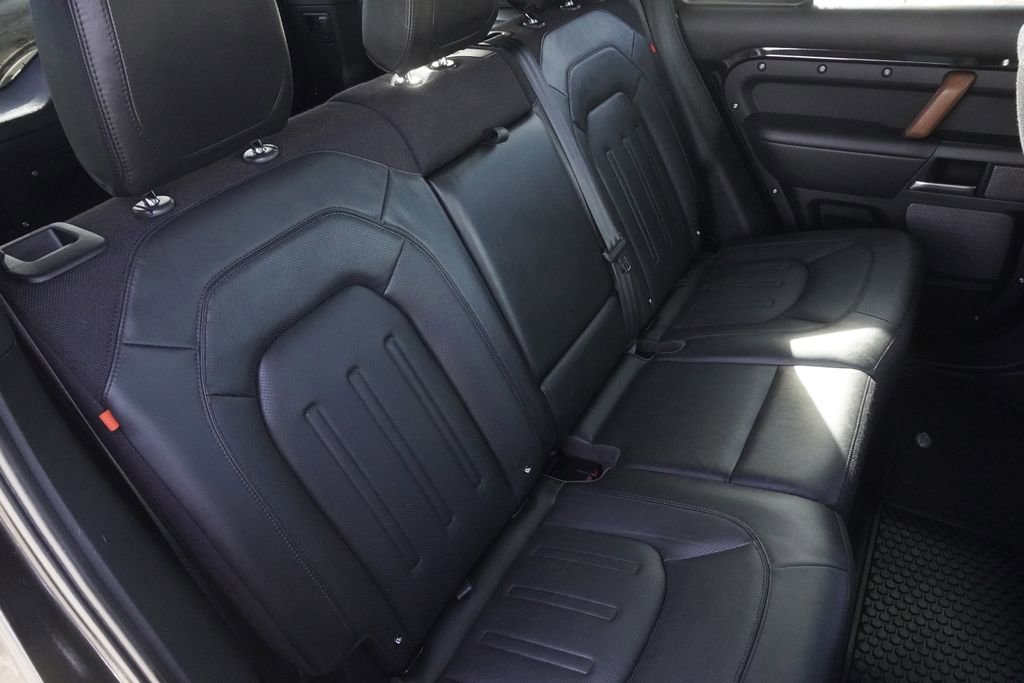 Used 2020 Land Rover Defender 110 X image 27