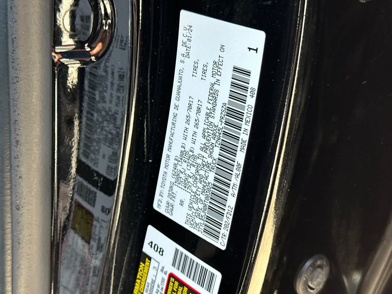 Used 2024 Toyota Tacoma TRD Off-Road AWD/4WD image 31